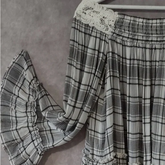 Loft Flowy Plaid Off Shoulder Top - Picture 4 of 6